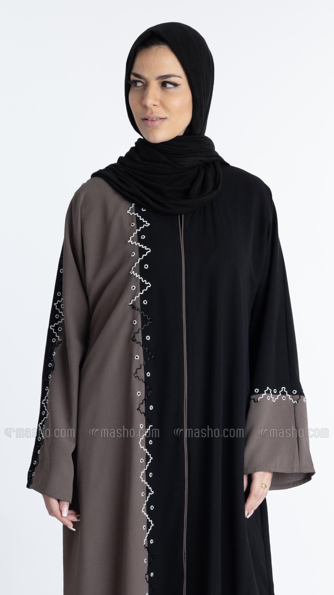 Wholesale Abaya with Handwork on the Front and Sleeves