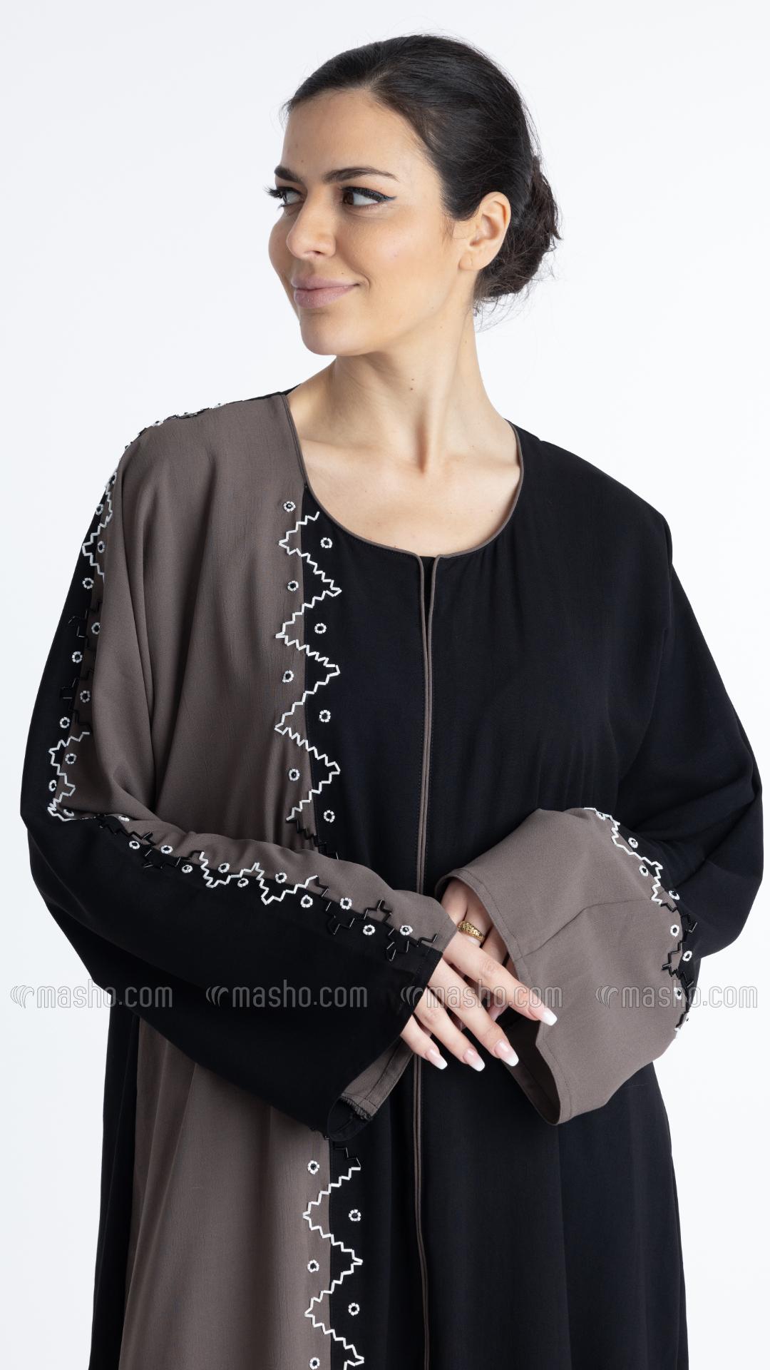 Wholesale Abaya with Handwork on the Front and Sleeves